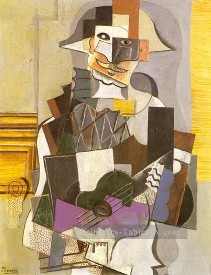 Arlequin a la guitare Arlequin jouant la guitare 1914 cubisme Pablo Picasso Peintures à l'huile